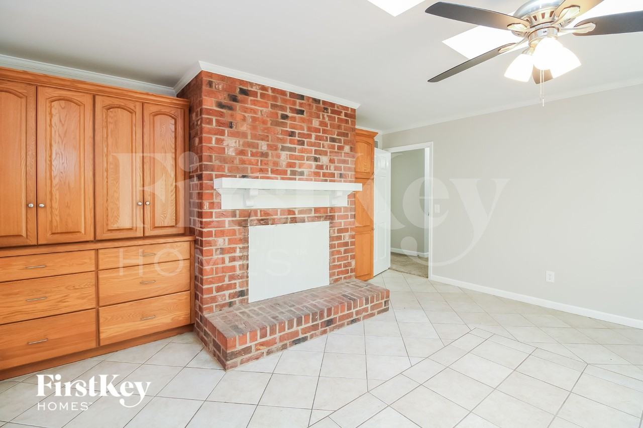 2006 Red Forest Rd - Photo 2 of 15