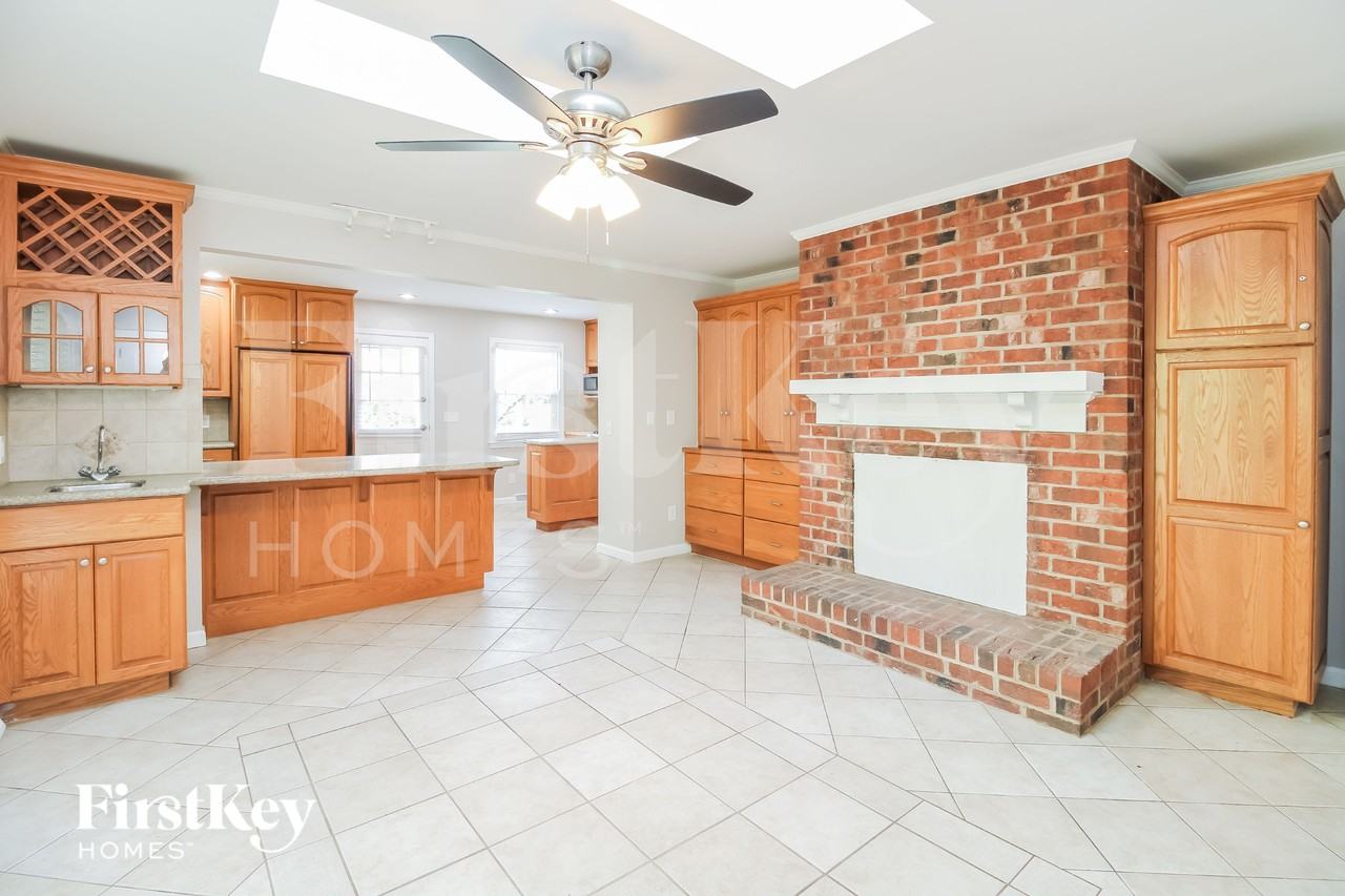 2006 Red Forest Rd - Photo 3 of 15