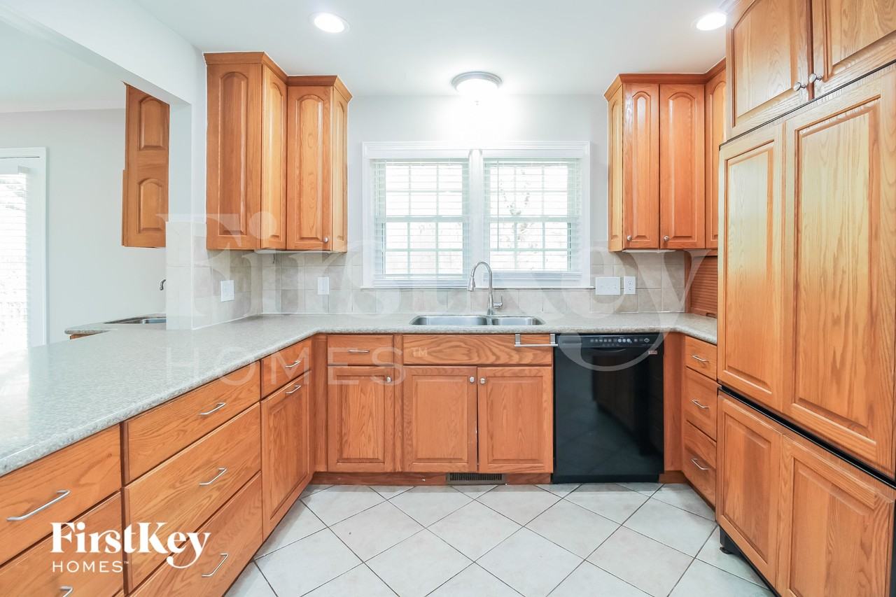 2006 Red Forest Rd - Photo 6 of 15