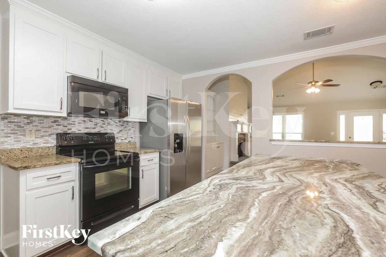 1537 Cedar Creek Dr - Photo 6 of 15