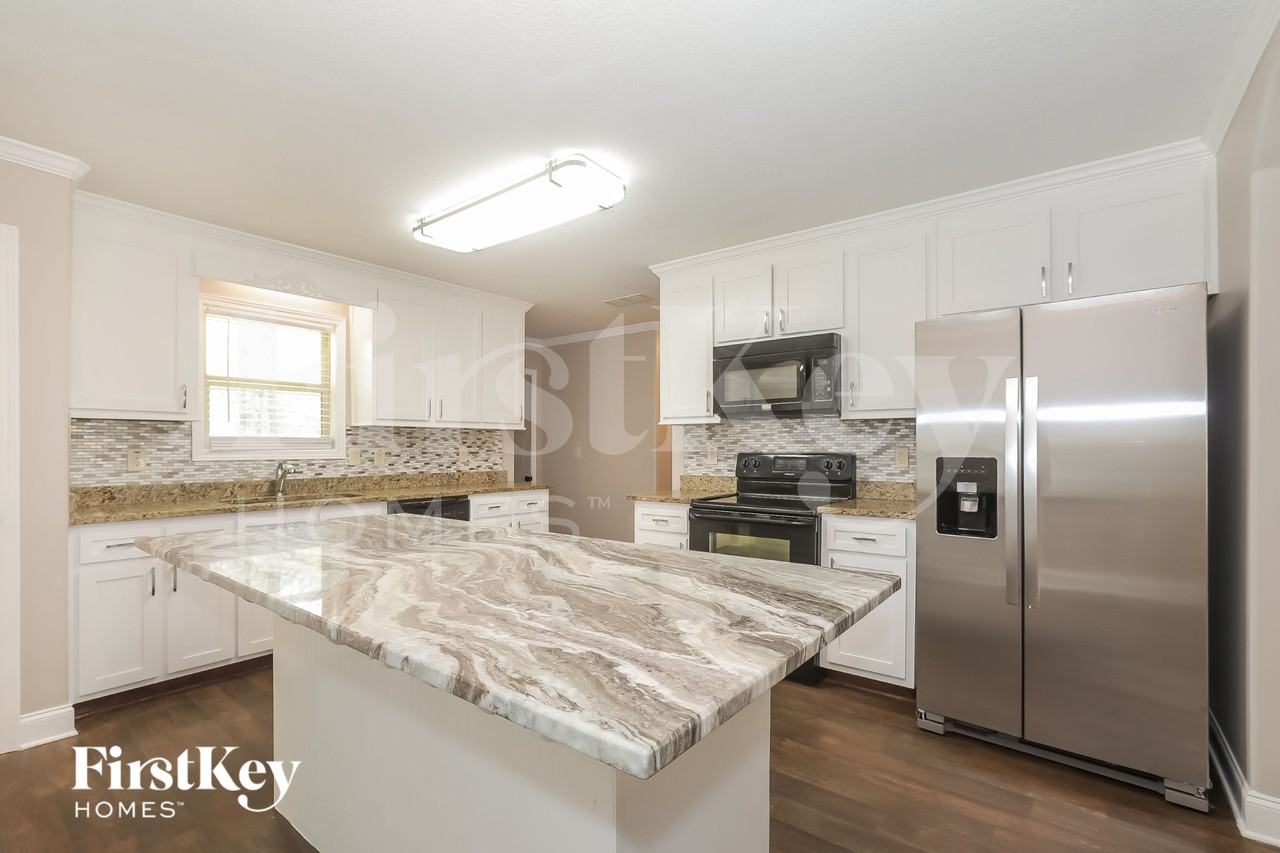 1537 Cedar Creek Dr - Photo 7 of 15