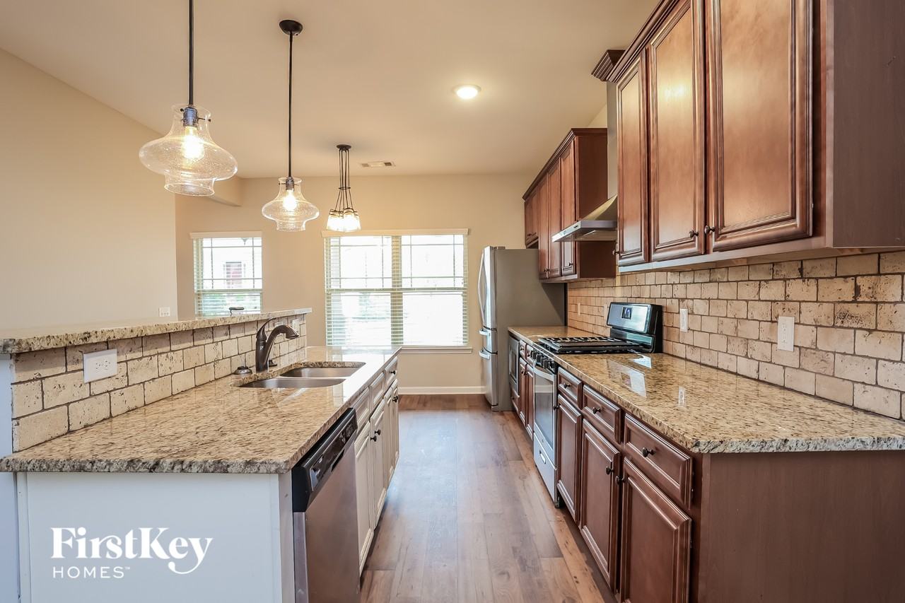 4511 Silver Pointe - Photo 5 of 15