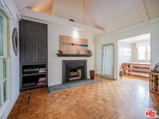 1321 N Hayworth Ave #C - Photo 3 of 8