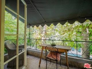 1321 N Hayworth Ave #C - Photo 6 of 8