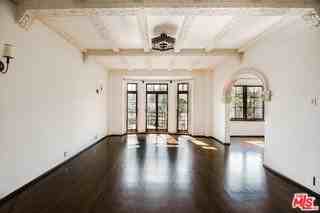 1302 N Sweetzer Ave #500 - Photo 2 of 5