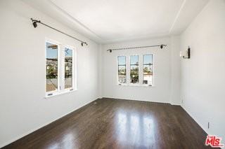 1302 N Sweetzer Ave #500 - Photo 4 of 5