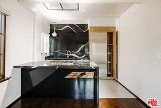1302 N Sweetzer Ave #500 - Photo 5 of 5
