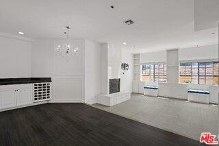 850 N Poinsettia Pl #3 - Photo 2 of 8