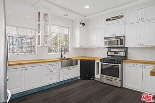 850 N Poinsettia Pl #3 - Photo 4 of 8