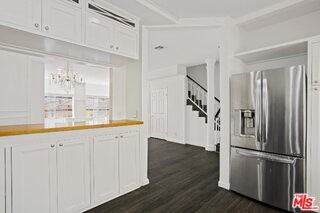 850 N Poinsettia Pl #3 - Photo 5 of 8
