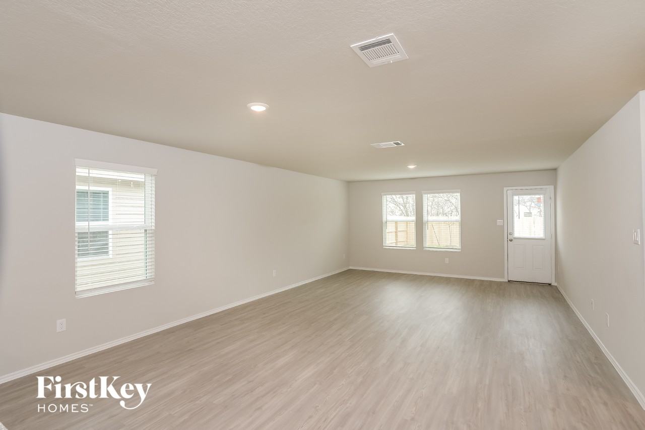 1814 Morse Way - Photo 2 of 15