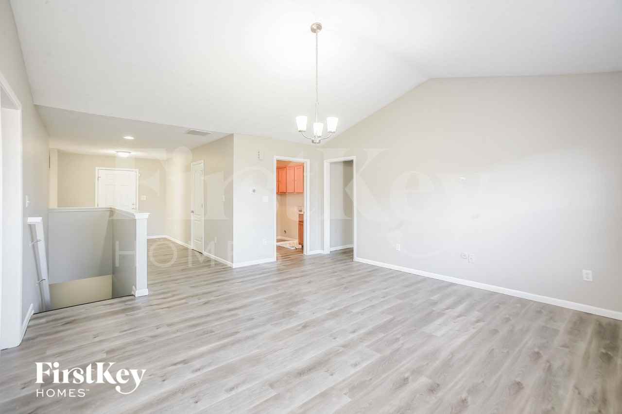 3057 Sholty Ct - Photo 5 of 16