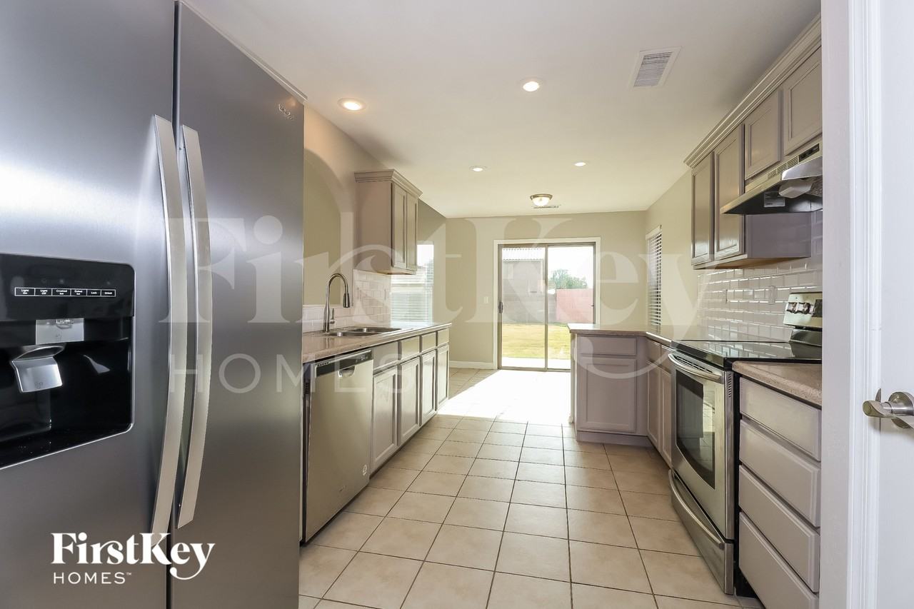 25193 W Cranston Pl - Photo 7 of 15