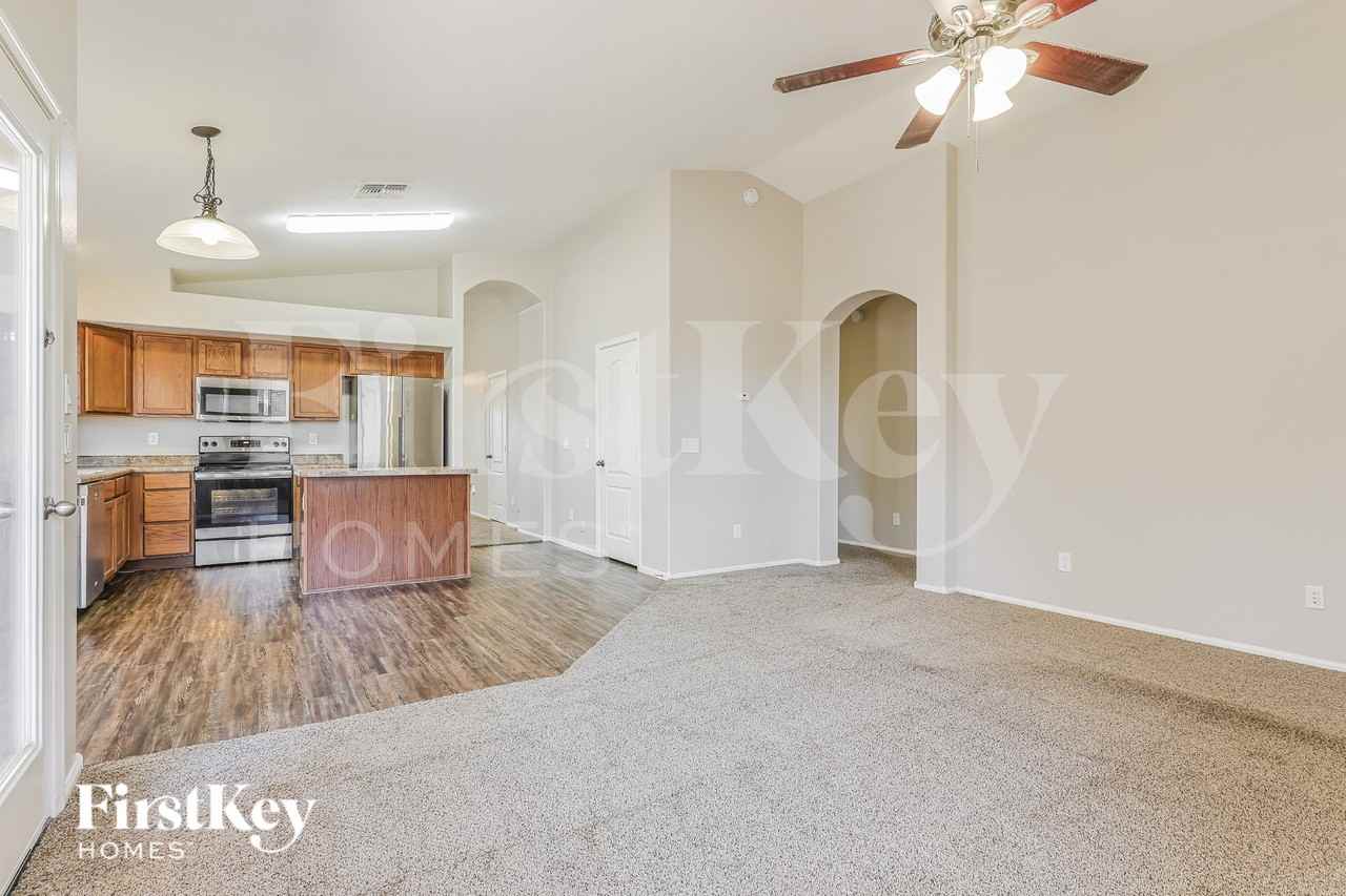 4225 E Coal St - Photo 5 of 16