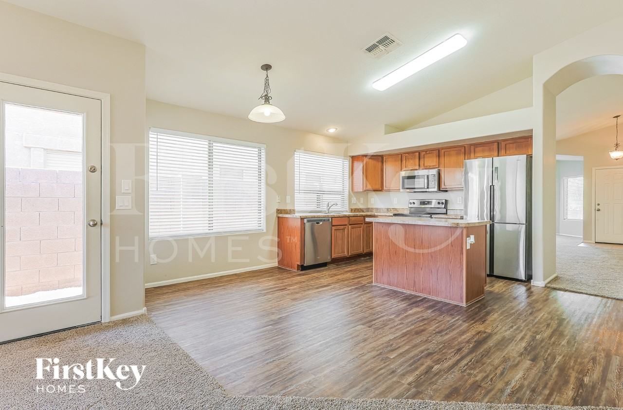 4225 E Coal St - Photo 6 of 16