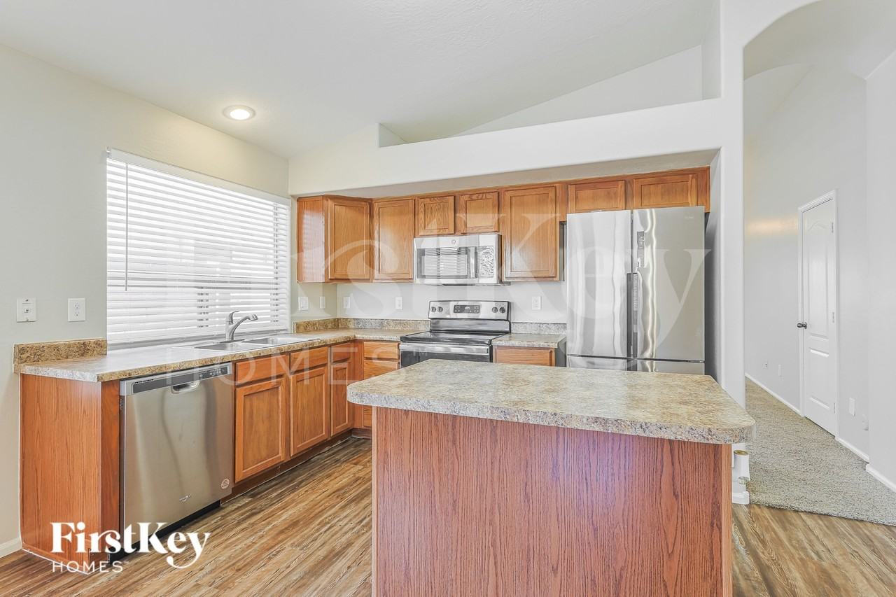 4225 E Coal St - Photo 7 of 16