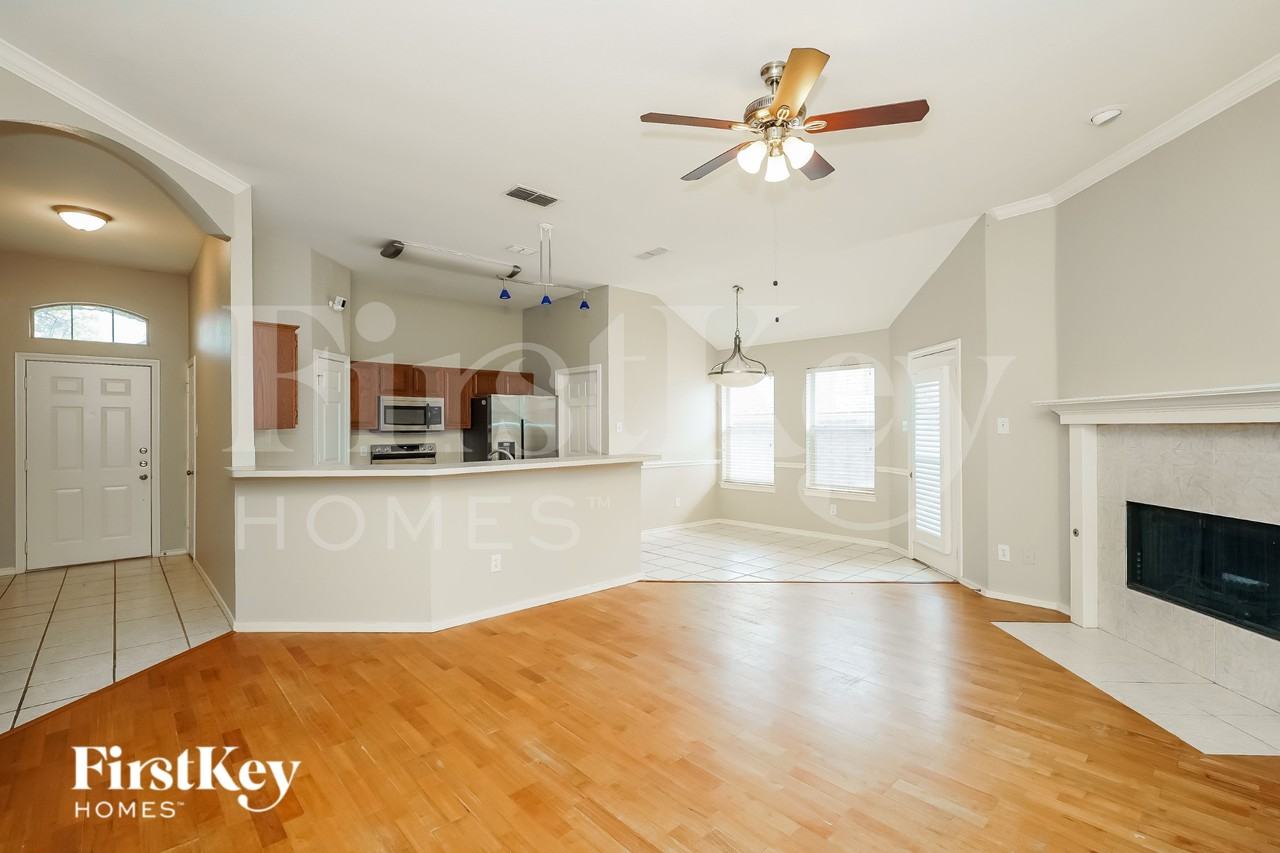 5918 Sagebrush Trl - Photo 3 of 19