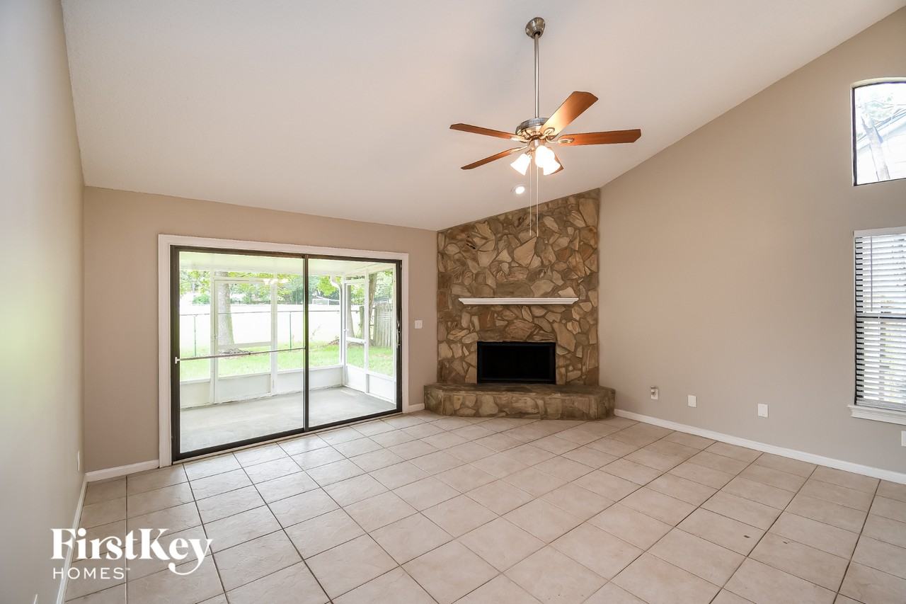 3026 Rex Dr S - Photo 3 of 15