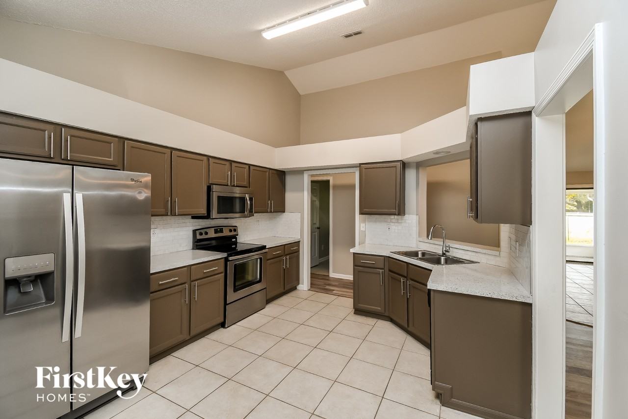 3026 Rex Dr S - Photo 6 of 15