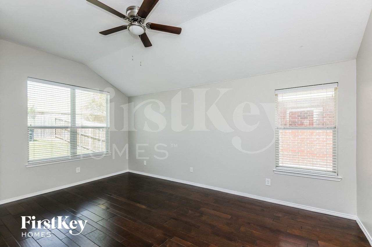 6109 Paddlefish Dr - Photo 7 of 15