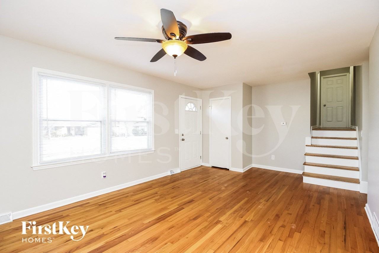 7310 Flint Dr - Photo 2 of 15