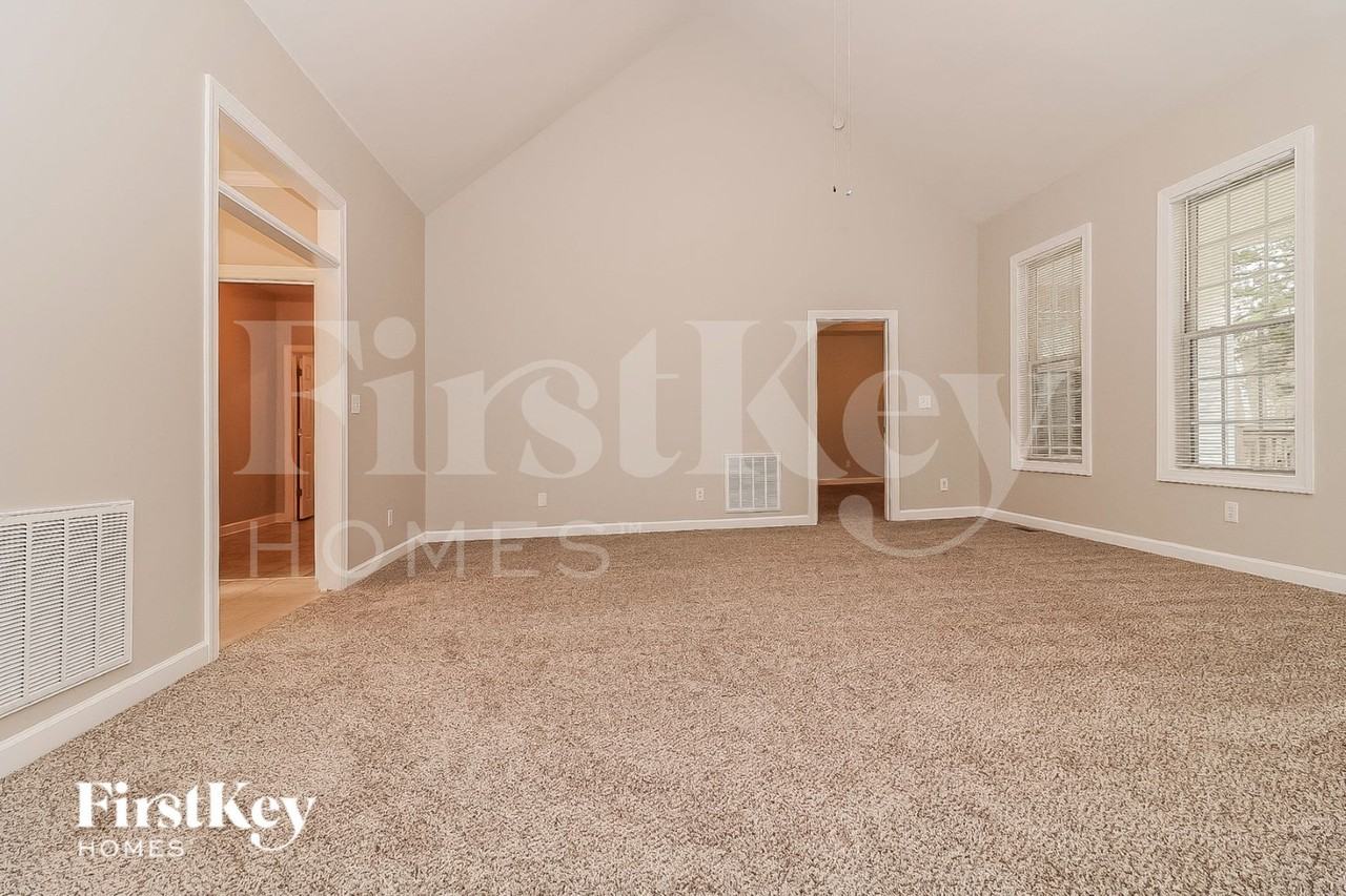 218 Sweetbriar Ct - Photo 3 of 15