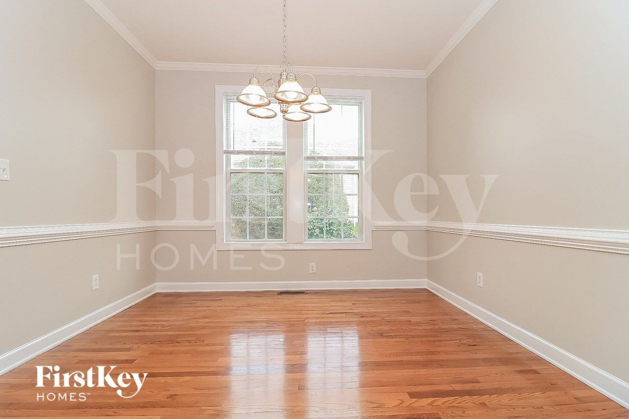 218 Sweetbriar Ct - Photo 5 of 15