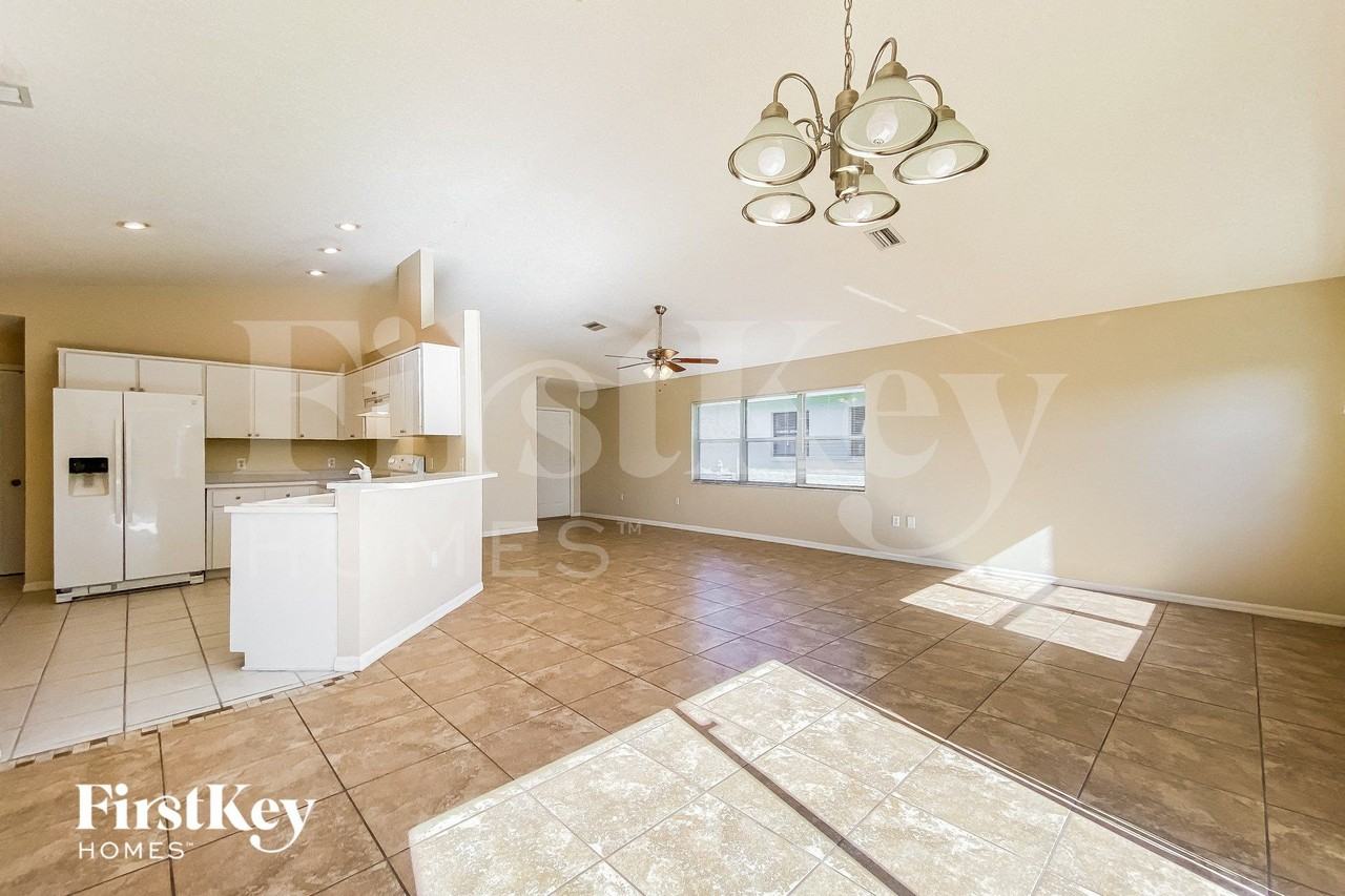 8418 Goldome Dr - Photo 5 of 15