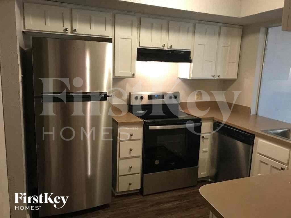 732 Nw Ann Lois Ln - Photo 6 of 11