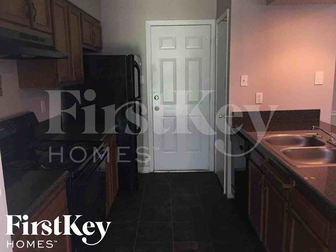 5944 Bishop Dale Dr - Photo 4 of 10