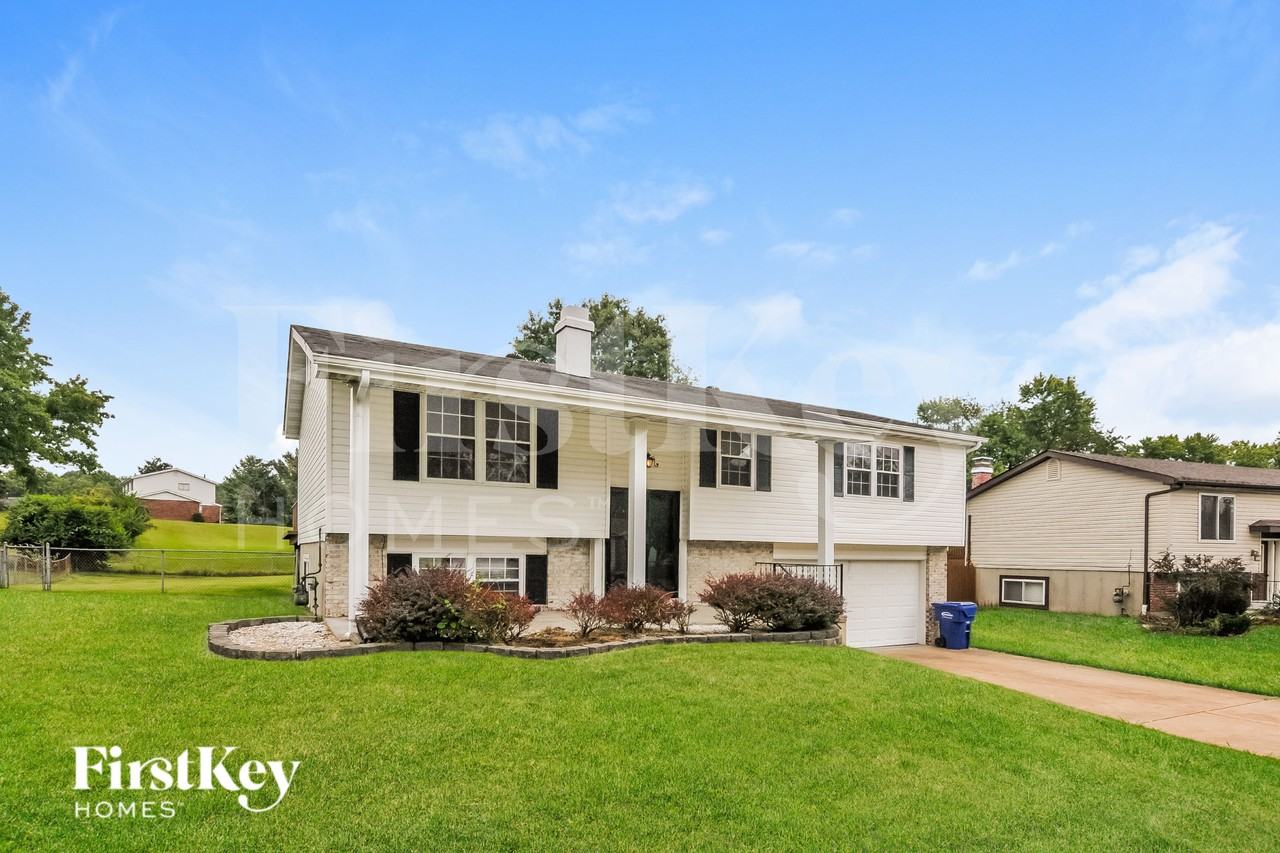 5708 Madlar Ln - Photo 2 of 15