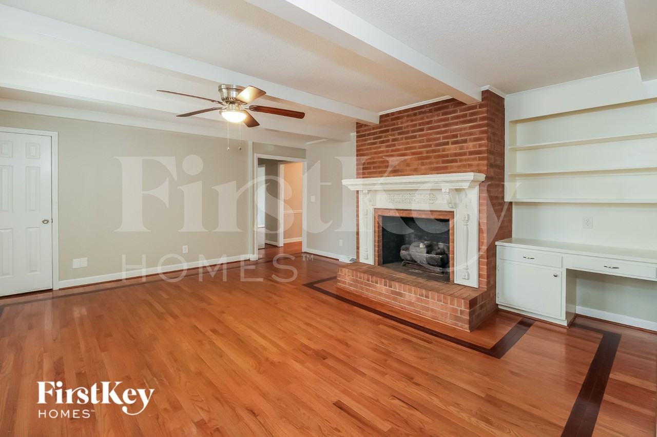 535 Drumheller Rd - Photo 3 of 16