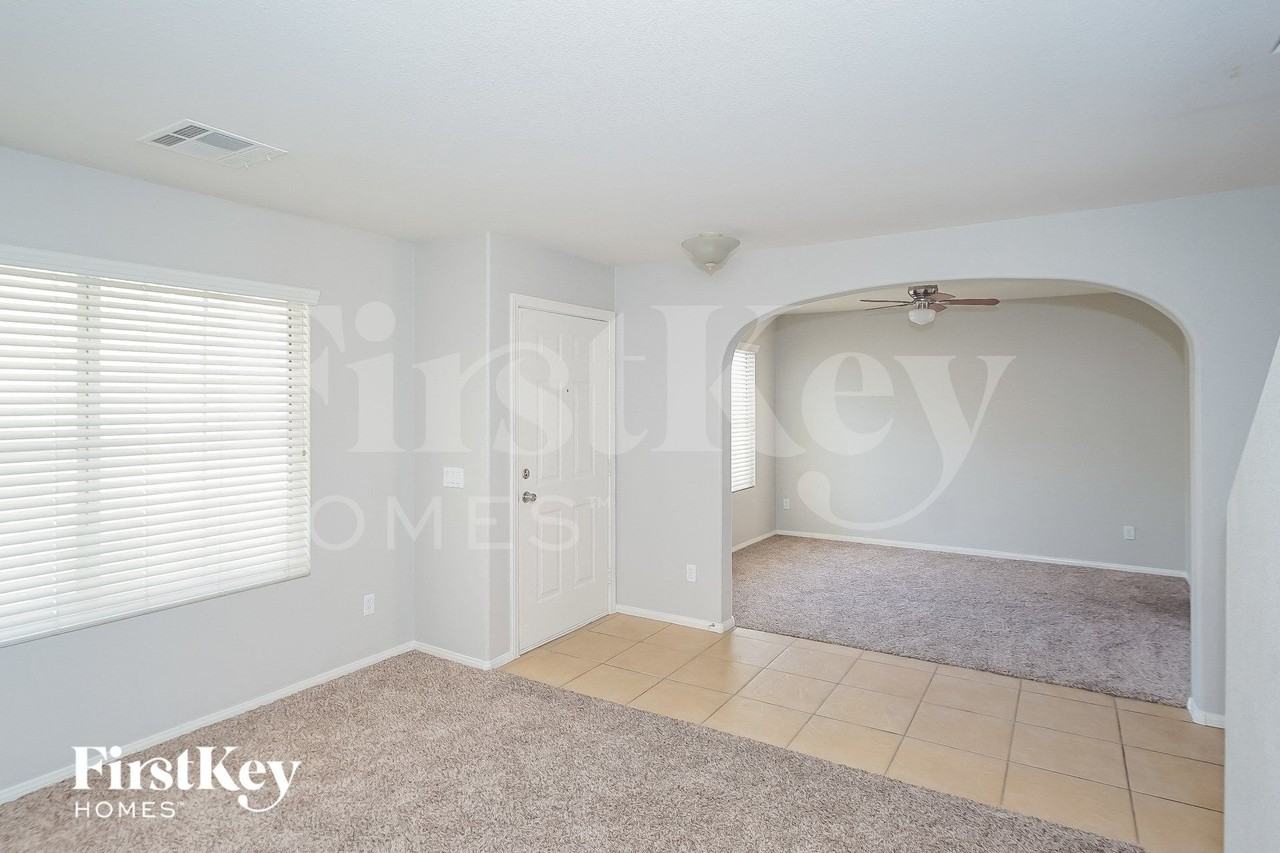 5333 Carlsbad Heights St - Photo 2 of 15