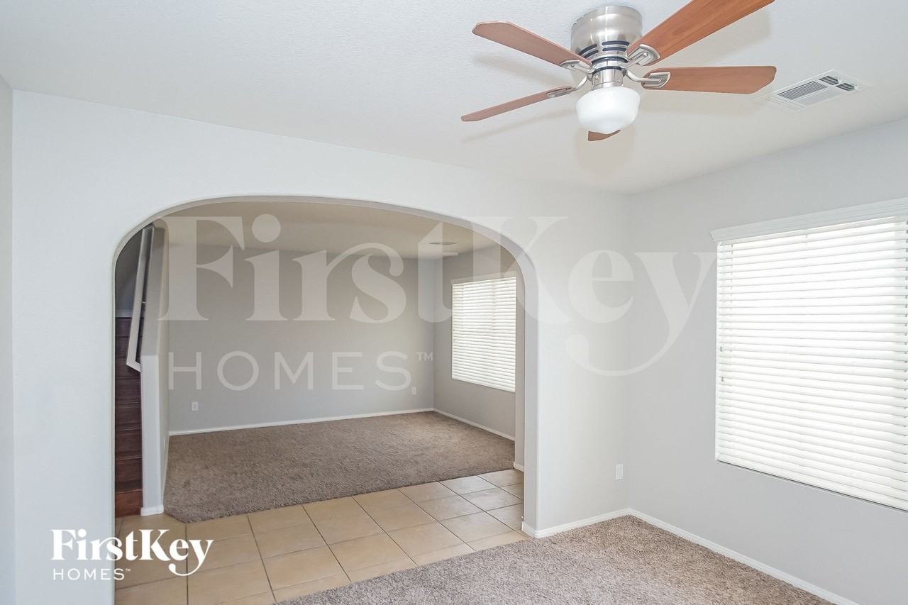 5333 Carlsbad Heights St - Photo 3 of 15