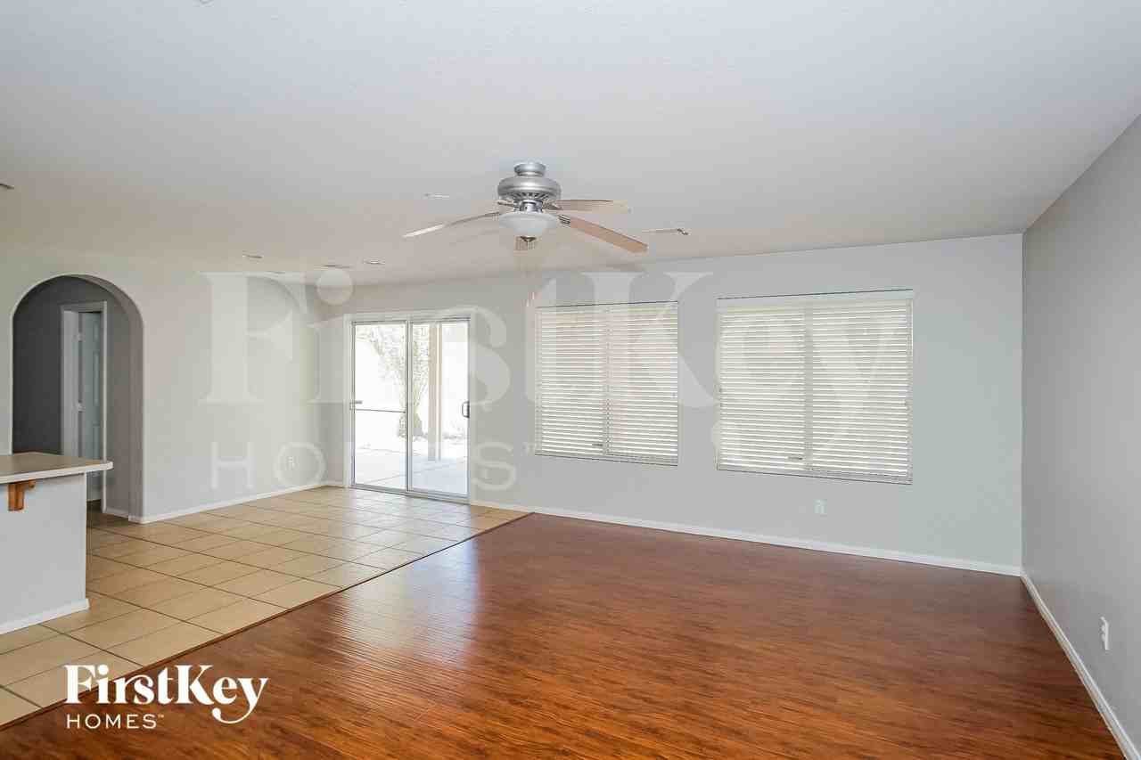 5333 Carlsbad Heights St - Photo 5 of 15