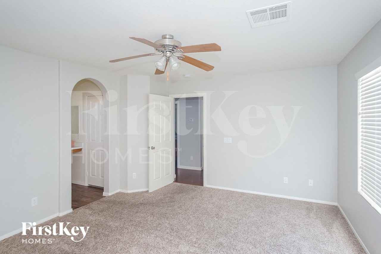 5333 Carlsbad Heights St - Photo 7 of 15