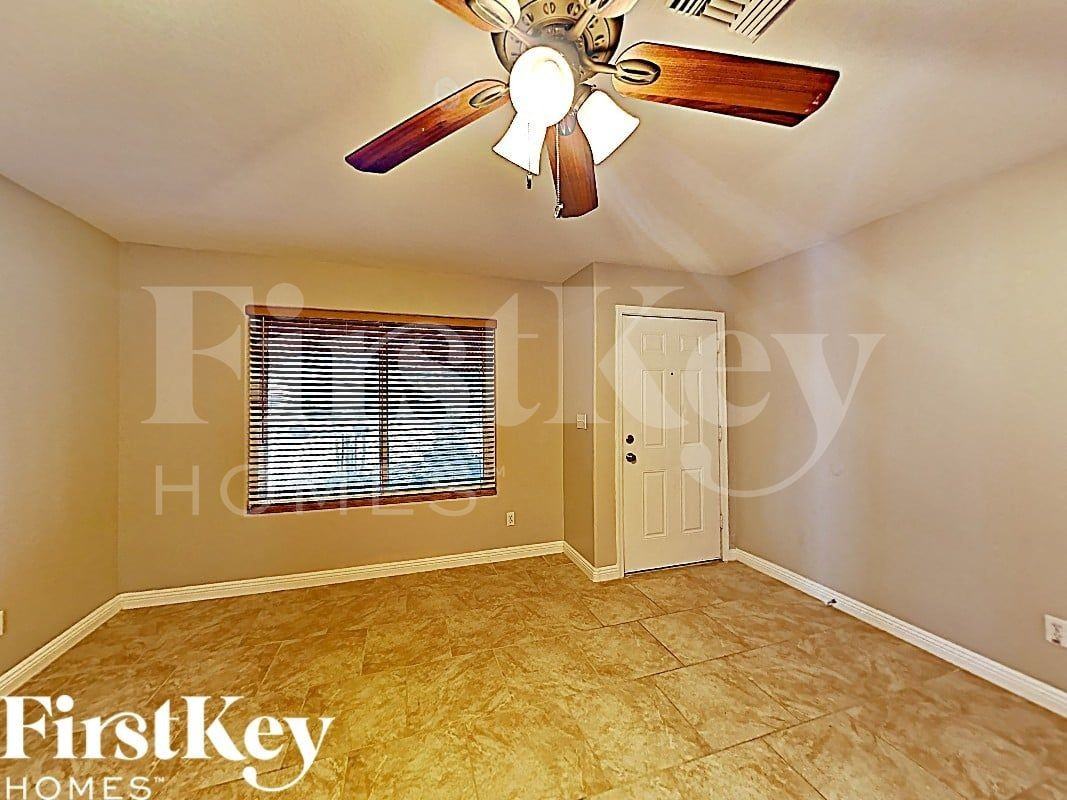 5314 W Altadena Ave - Photo 2 of 16