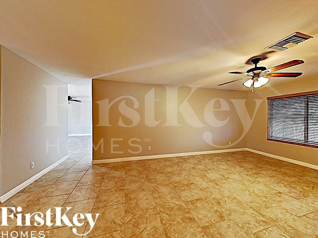 5314 W Altadena Ave - Photo 3 of 16