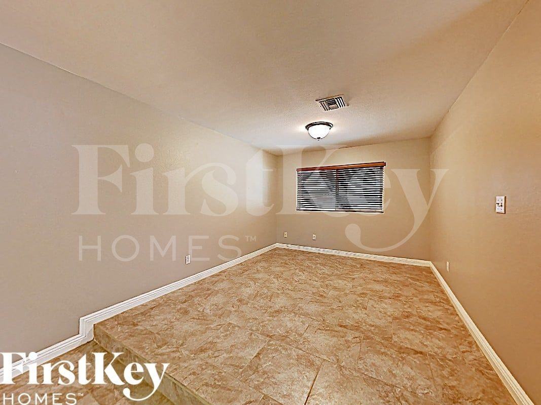 5314 W Altadena Ave - Photo 6 of 16