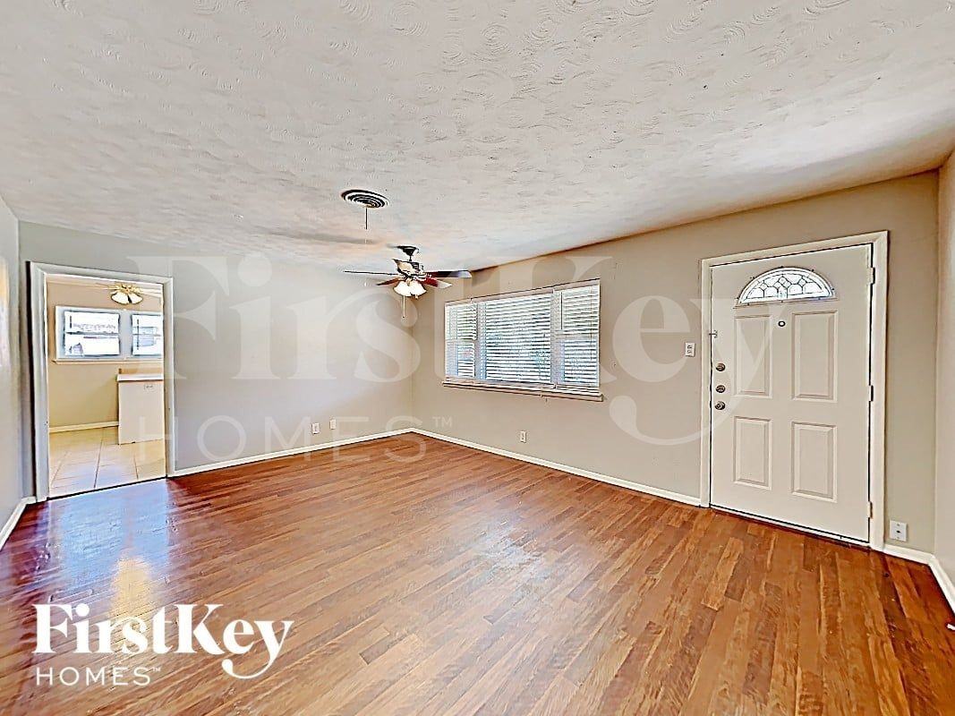 4009 Shawnee Trl - Photo 2 of 16