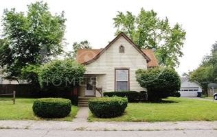 featured image of 304 E 4th St