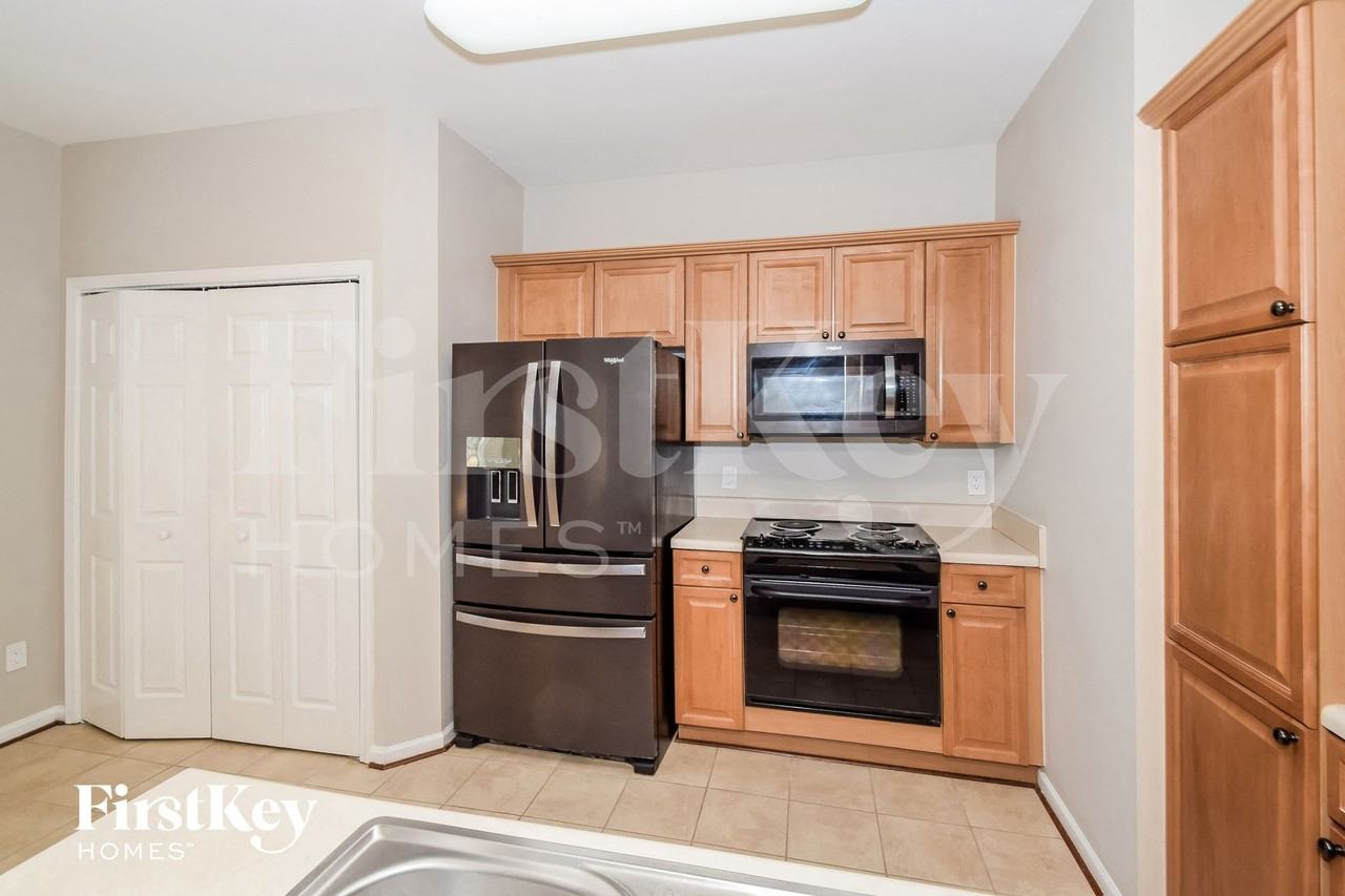 2136 Parsons Dr - Photo 7 of 15