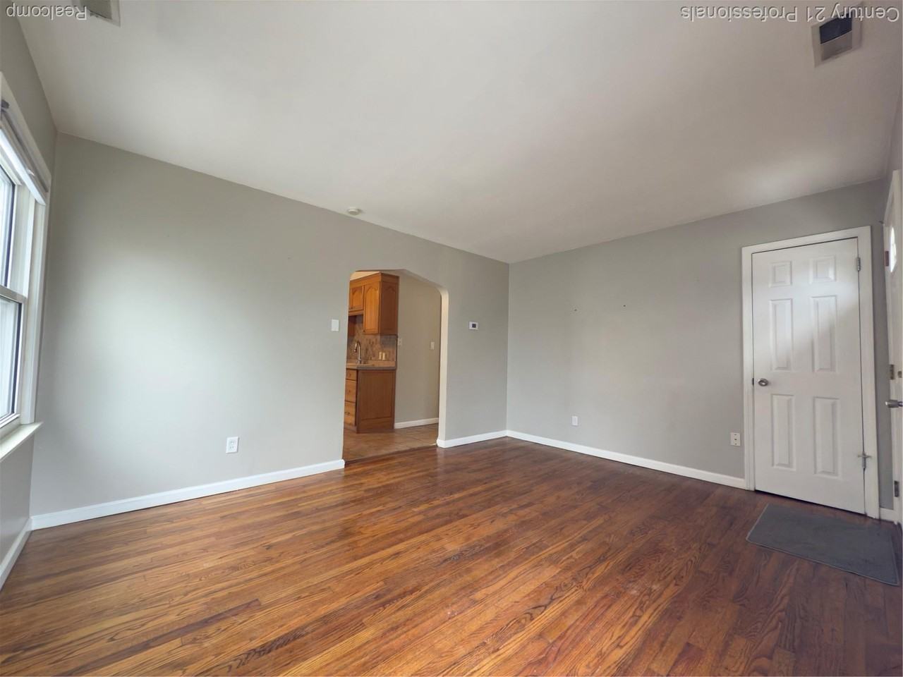 95 E Dallas Ave - Photo 5 of 15