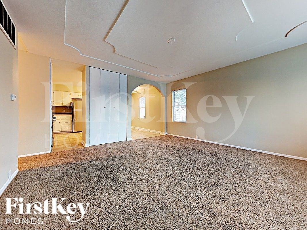 21 Concord Ave - Photo 2 of 15