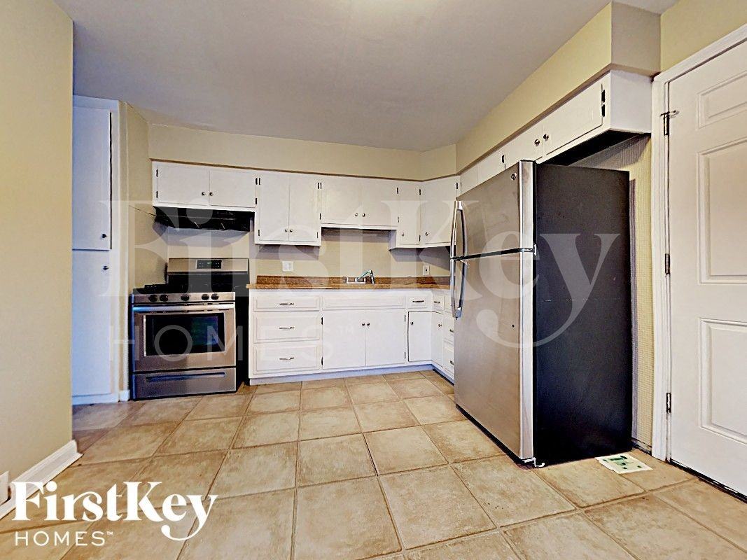 21 Concord Ave - Photo 4 of 15