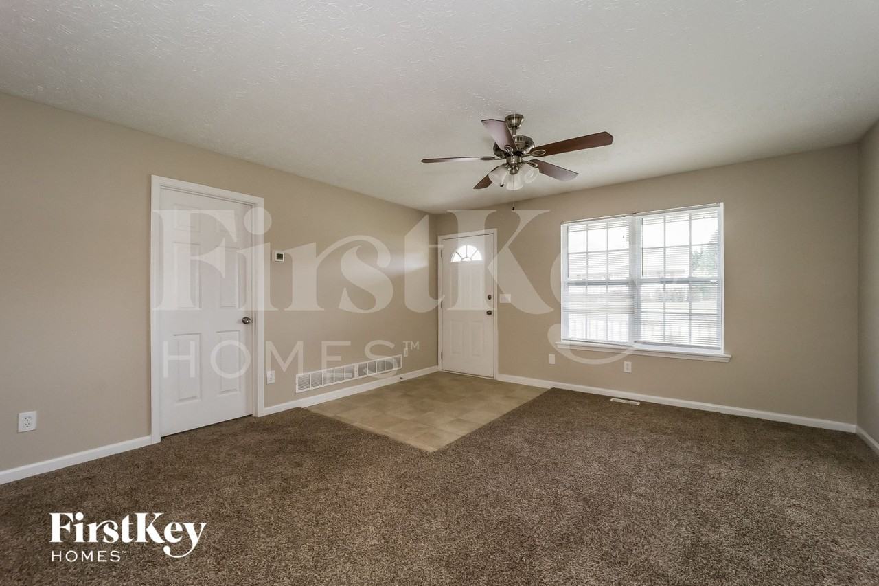 208 Pleasant Way - Photo 2 of 15