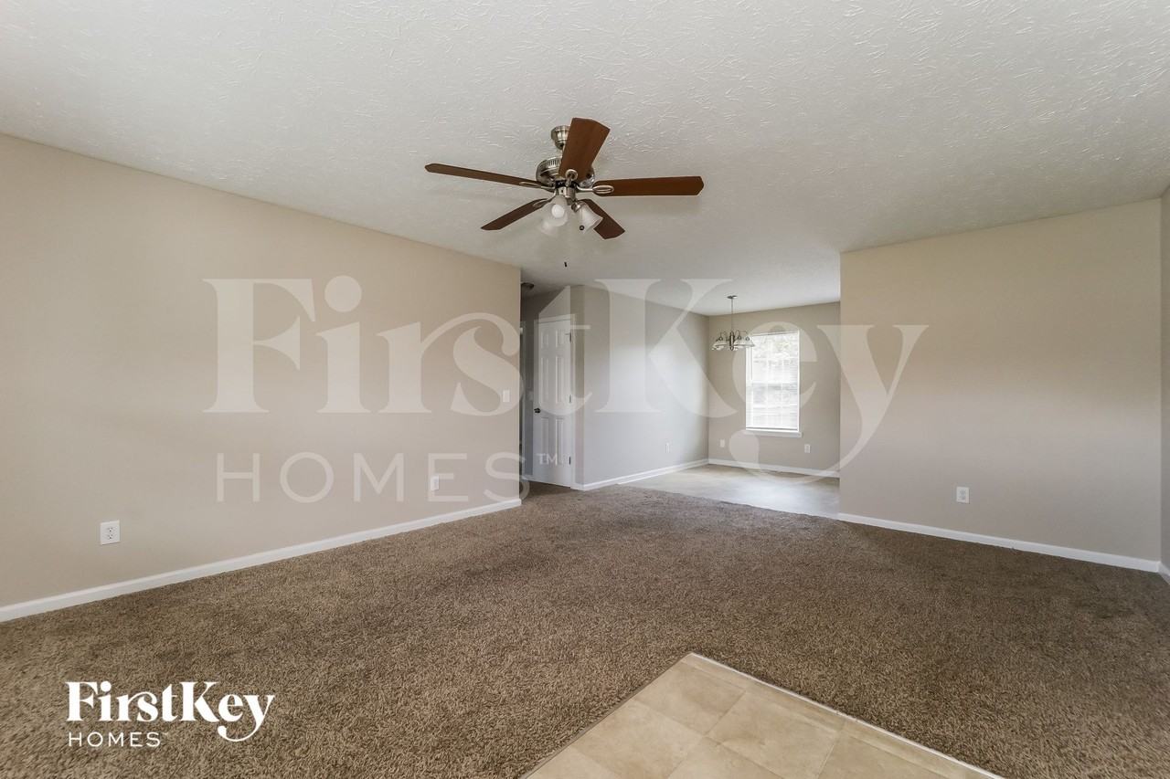 208 Pleasant Way - Photo 3 of 15