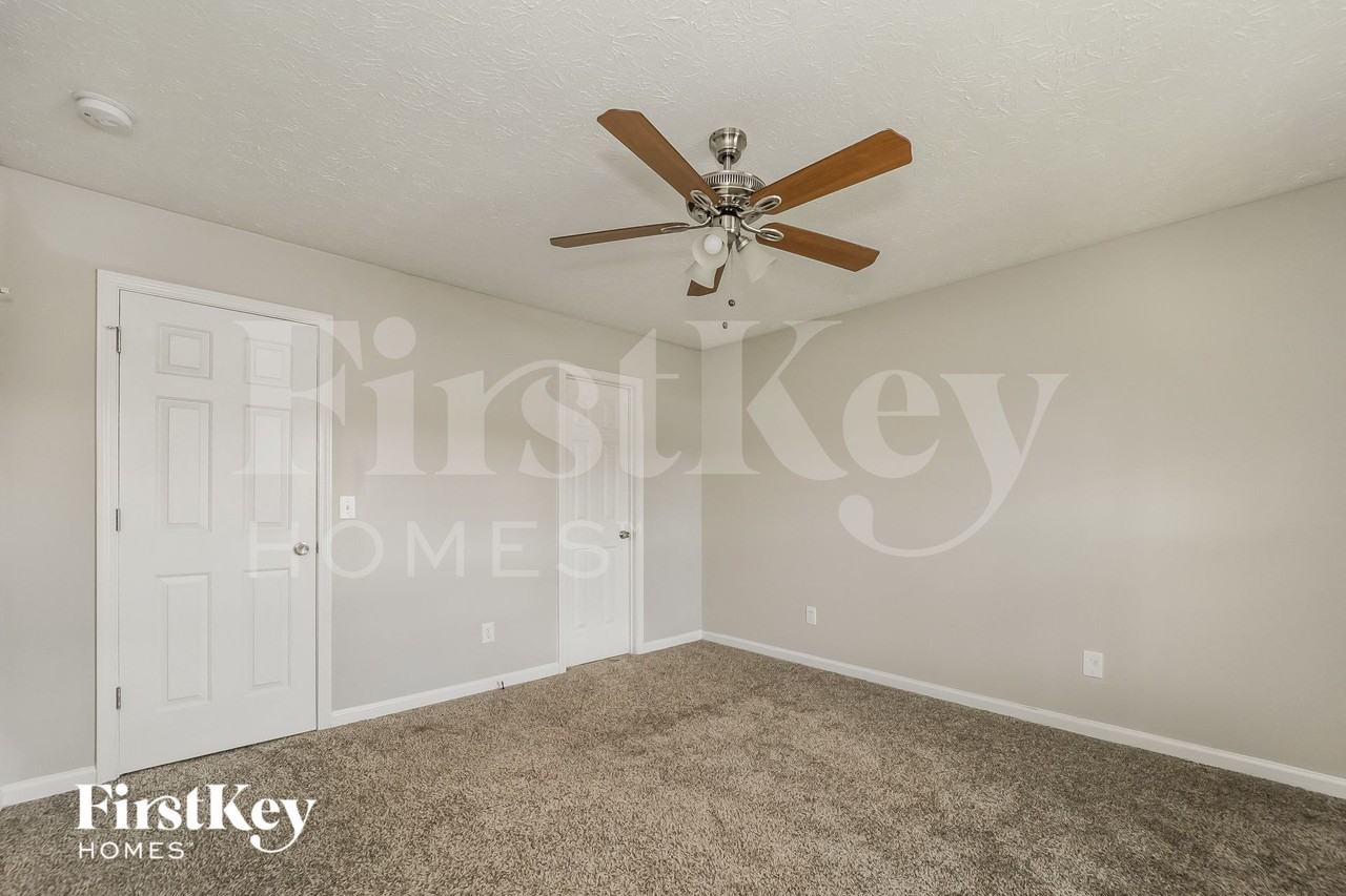 208 Pleasant Way - Photo 7 of 15