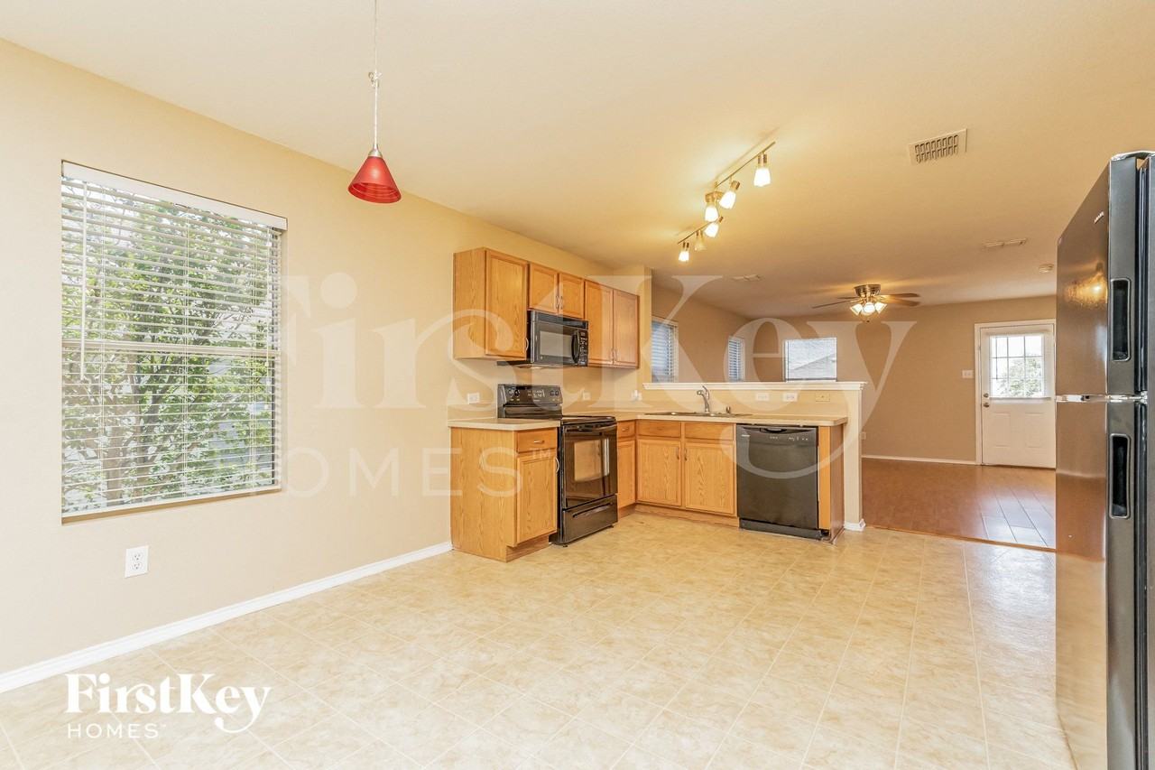 2015 Angel Way - Photo 5 of 15