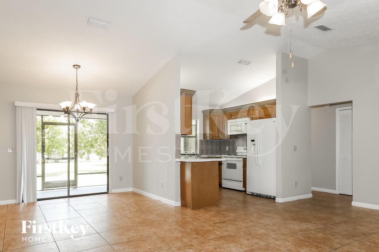 1829 Sw California Blvd - Photo 5 of 15